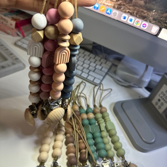 Customizable pacifier clips/ teethers - Picture 8 of 9